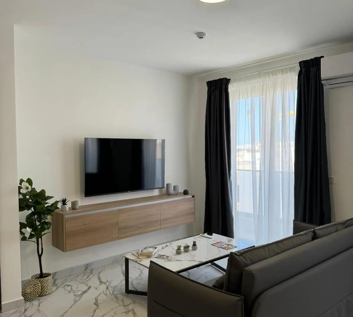 Spacious New 1 Bed With Balcony Qawra 0*,  Malta